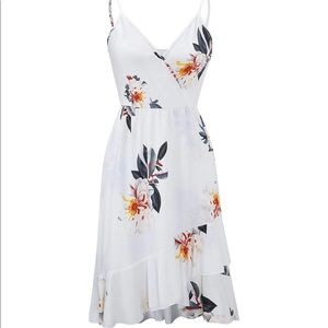 Casual summer V neck floral dress size small.